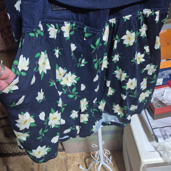 Draper James Navy Floral Lounge Set - Picture 3 of 10